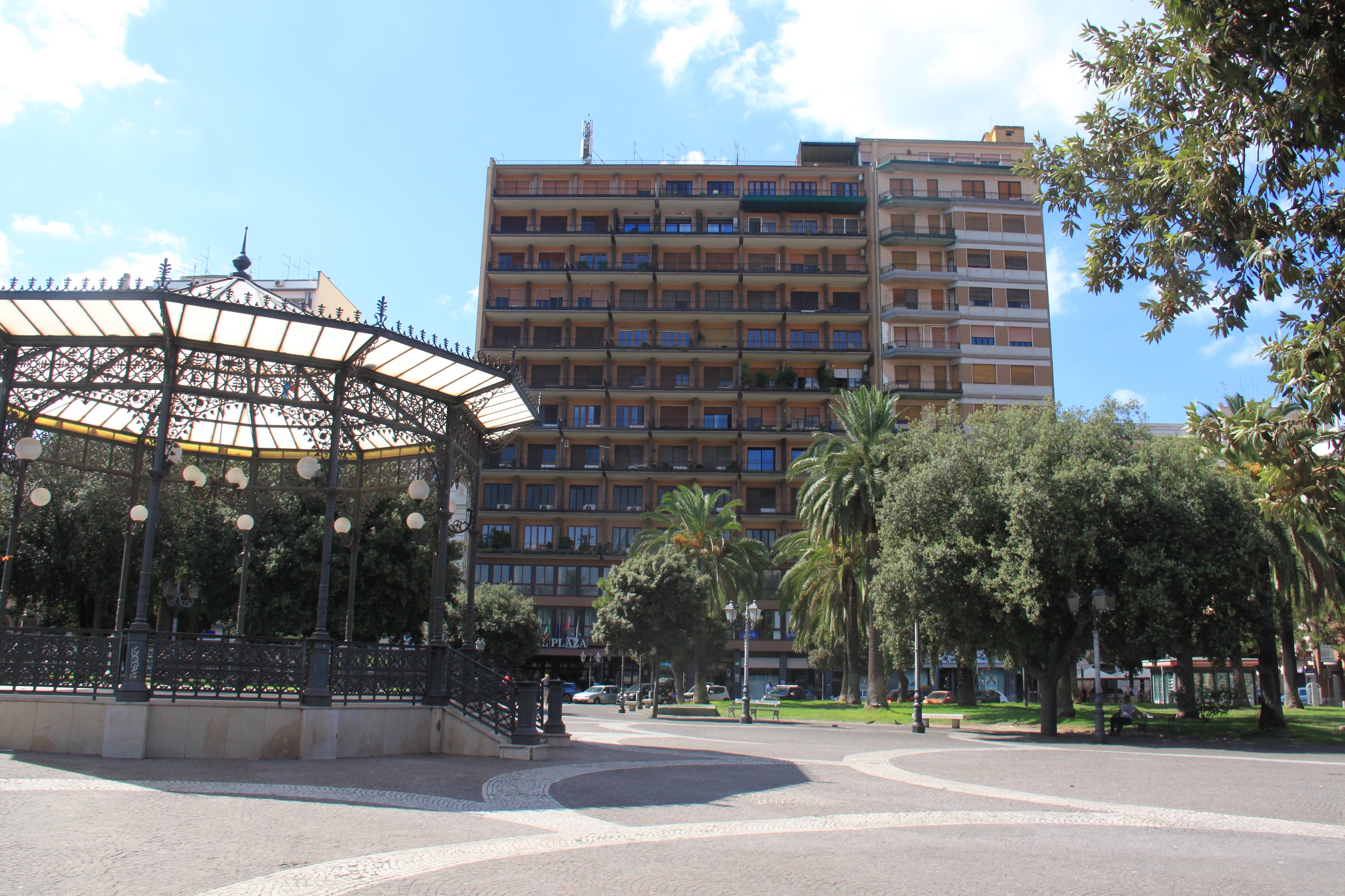 Hotel Plaza Tarento Exterior foto