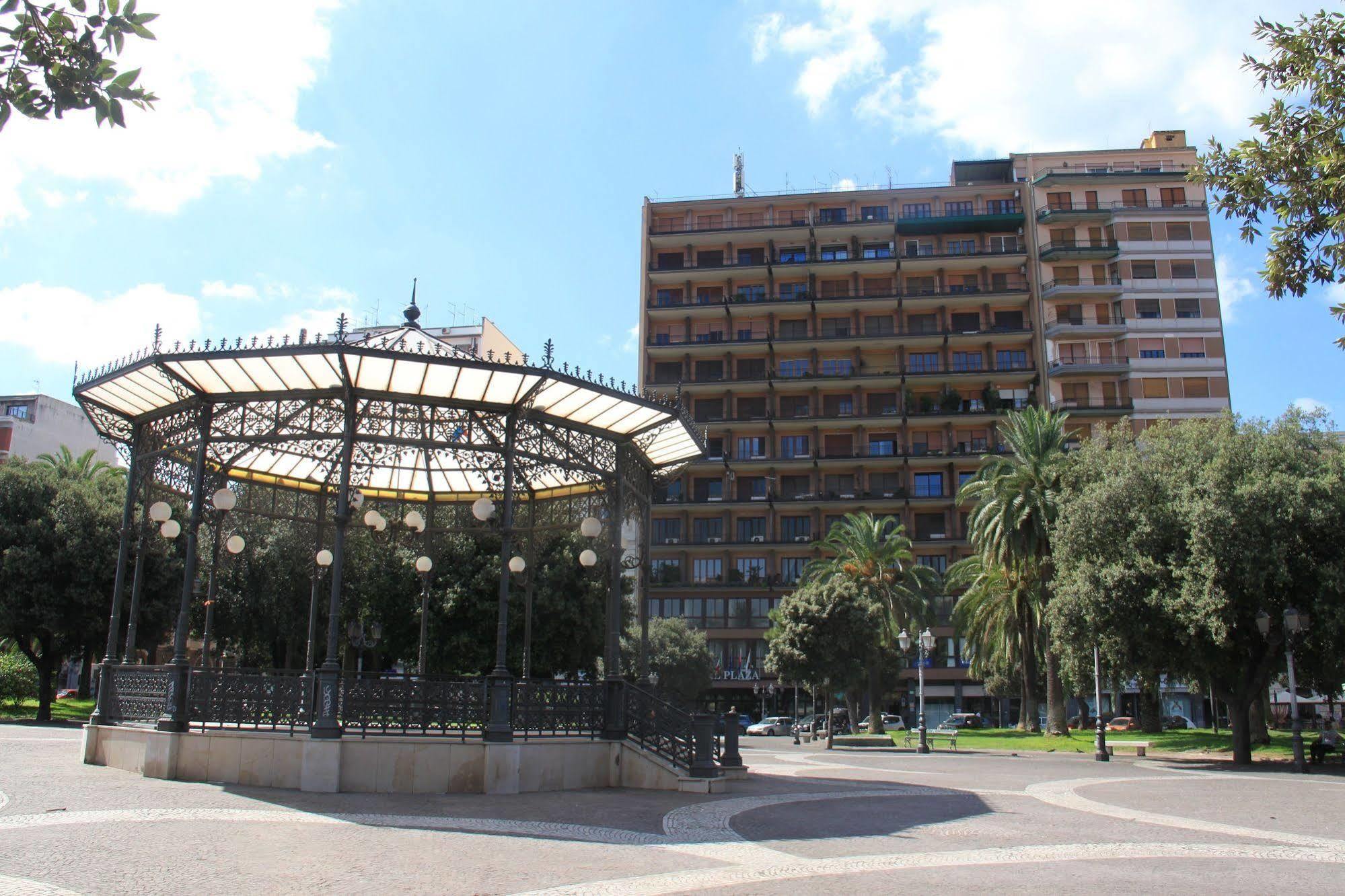 Hotel Plaza Tarento Exterior foto